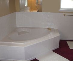 Tub and Tile before Refinish